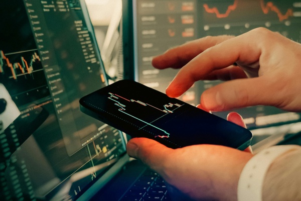 Pro and Cons of Business Analytics Courses in 2026: A Complete Guide